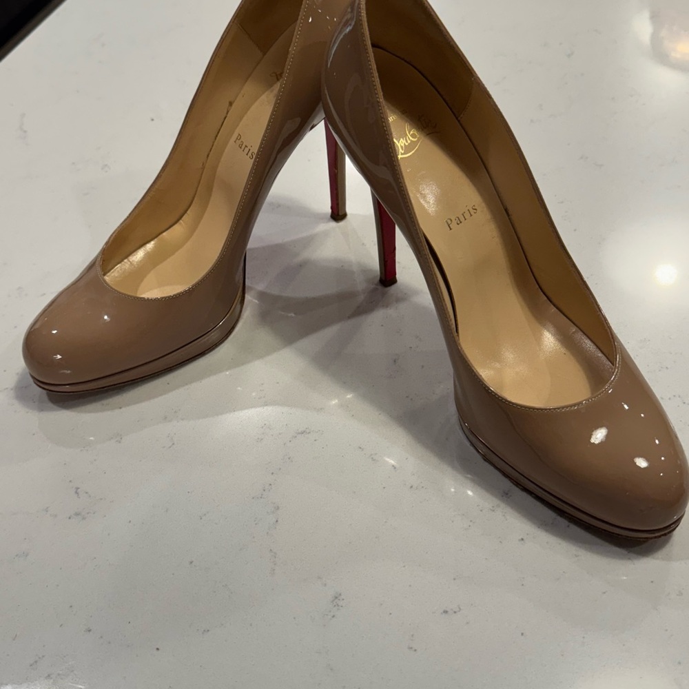 Christian Louboutin Beige Patent Leather Heels - Picture 4 of 6